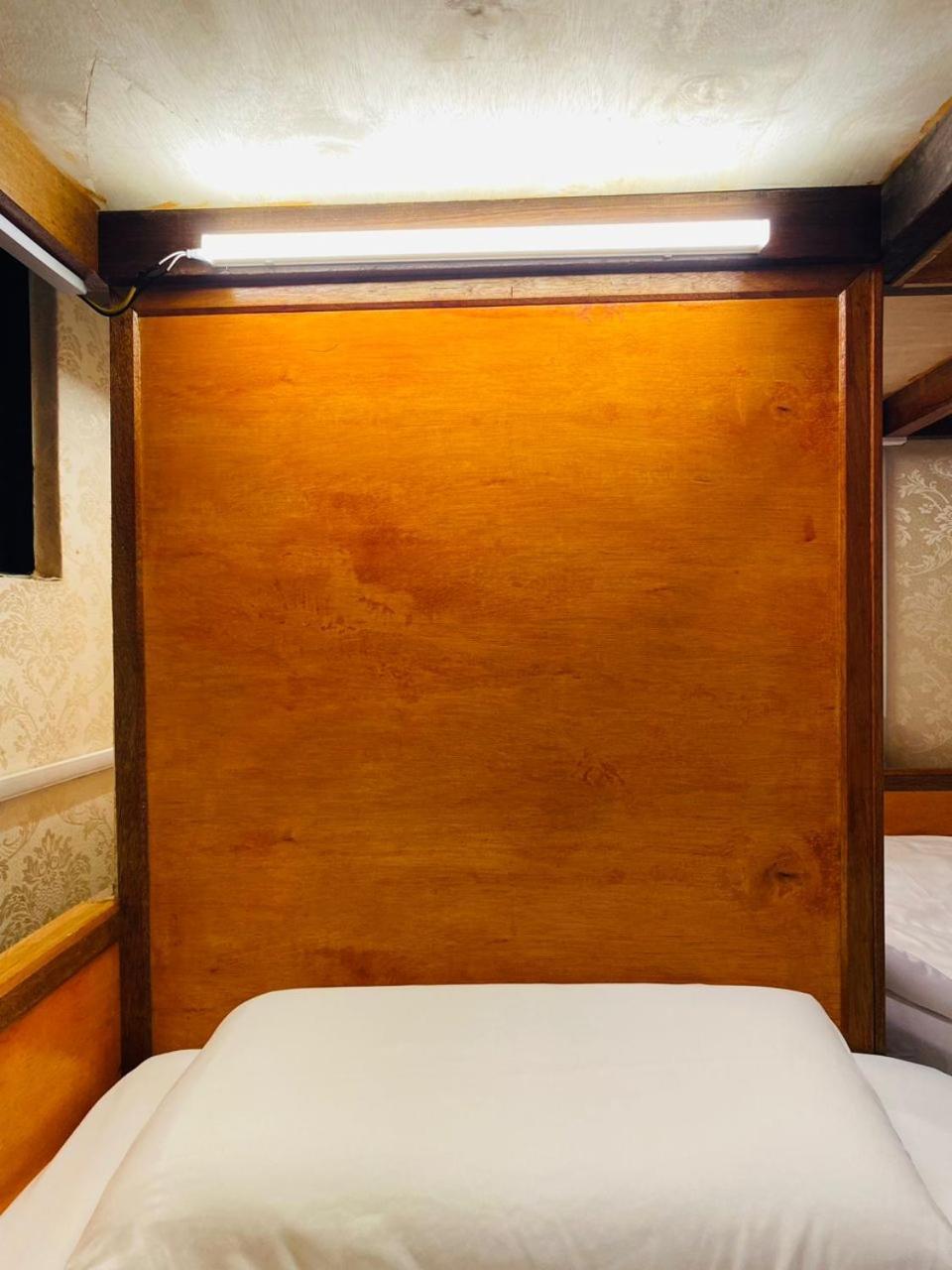 H2 Worldpackers , The Social Hotel Kota Kinabalu Buitenkant foto