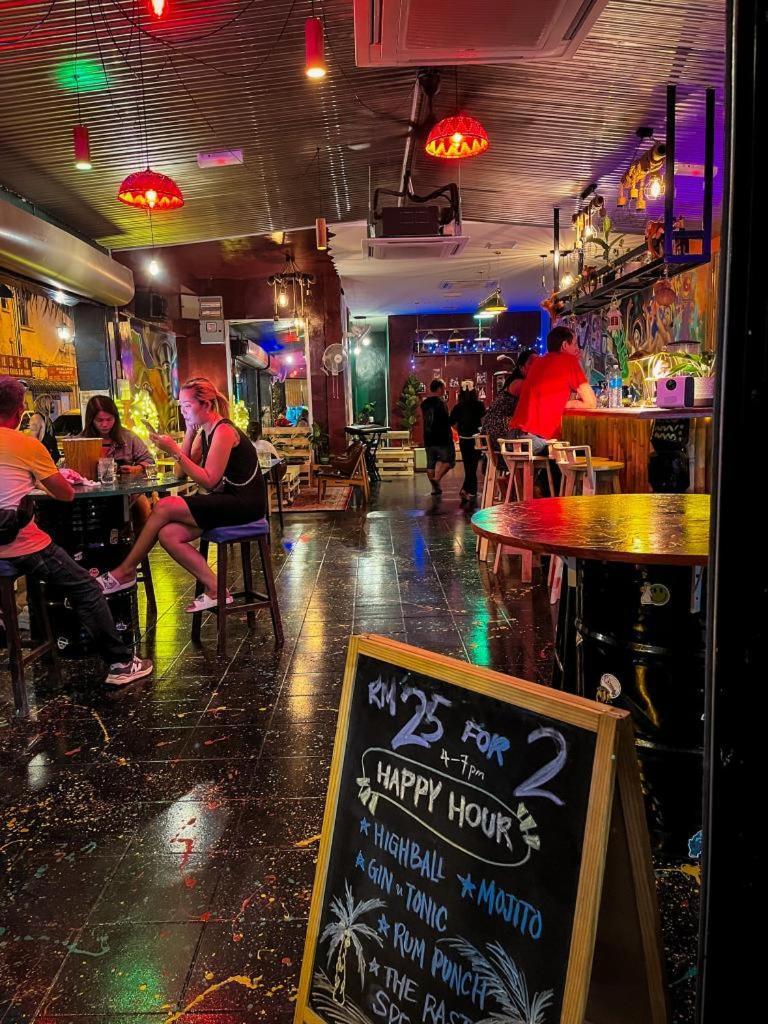 H2 Worldpackers , The Social Hotel Kota Kinabalu Buitenkant foto